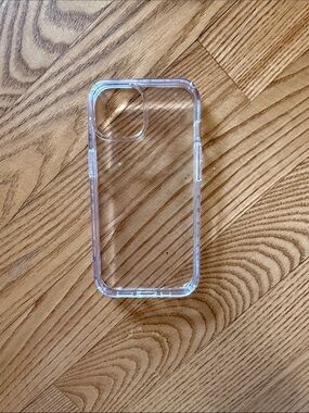 Speck Clear iPhone 17e & iPhone 15 Case